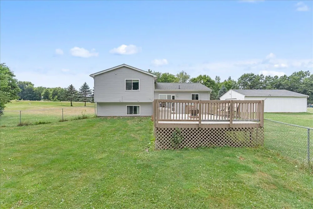 11534 Eaton Rapids Road Springport, MI 49284