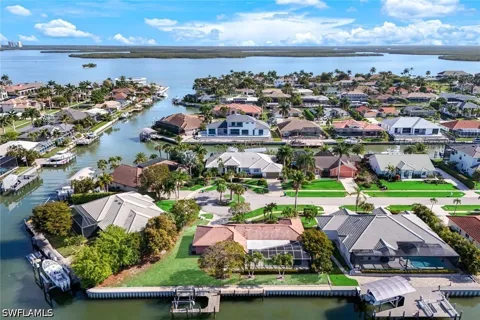 Grapewood Court