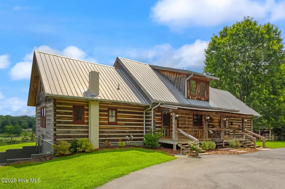 102 Cross Creek Lane Warne, NC 28909