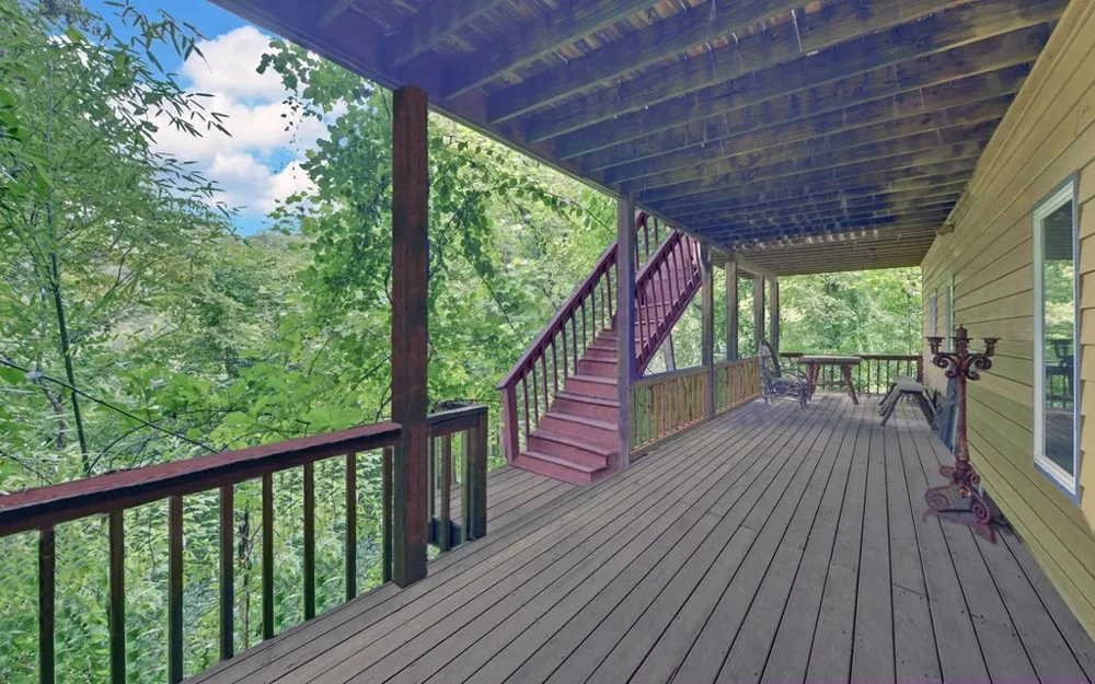 475 Rivercane Road Brasstown, NC 28902