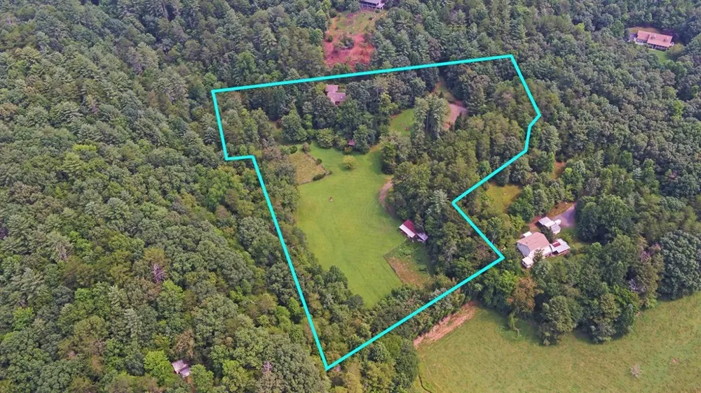 475 Rivercane Road Brasstown, NC 28902