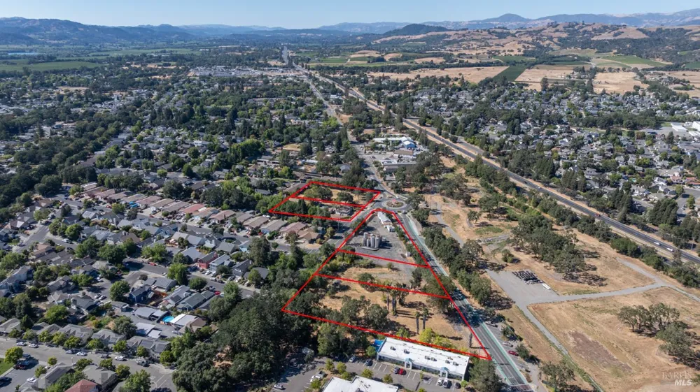 9551 Old Redwood Highway Windsor, CA 95492