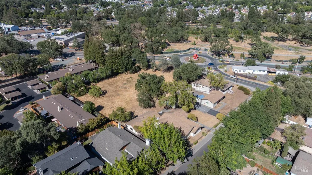 9551 Old Redwood Highway Windsor, CA 95492