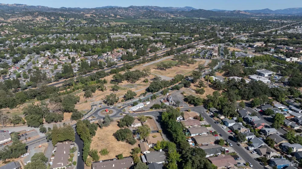 9551 Old Redwood Highway Windsor, CA 95492