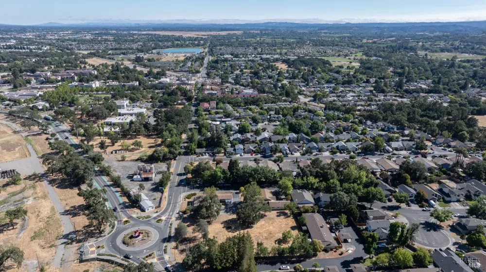 9551 Old Redwood Highway Windsor, CA 95492