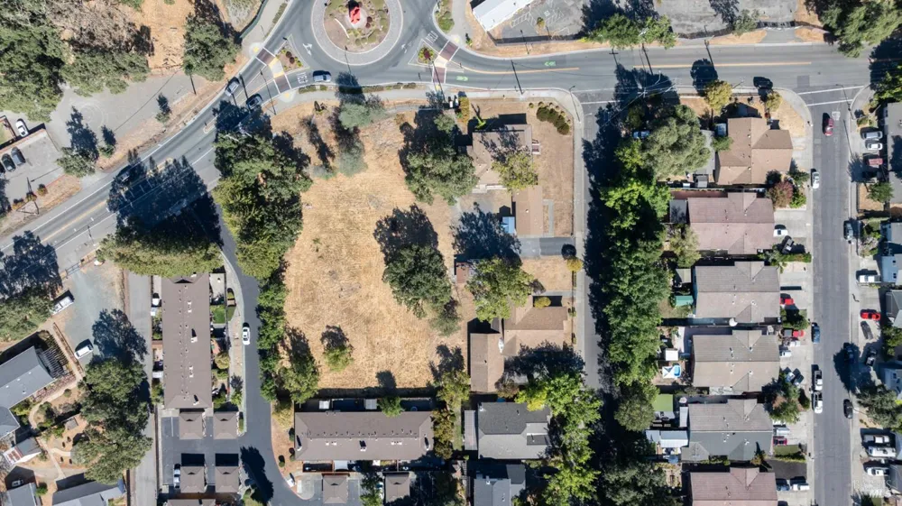 9551 Old Redwood Highway Windsor, CA 95492