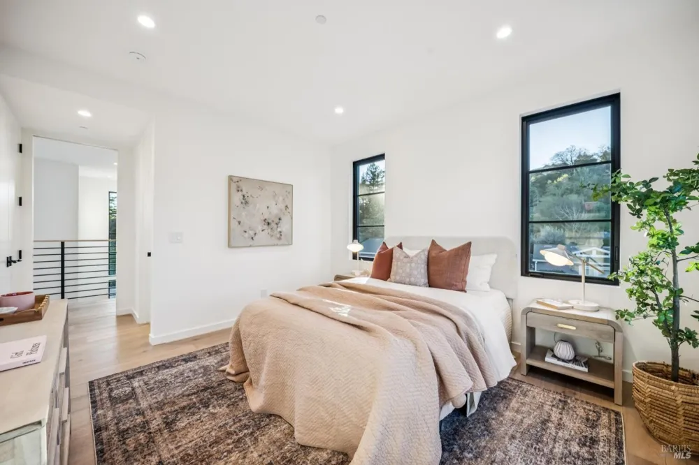 33 Fawn Drive San Anselmo, CA 94960