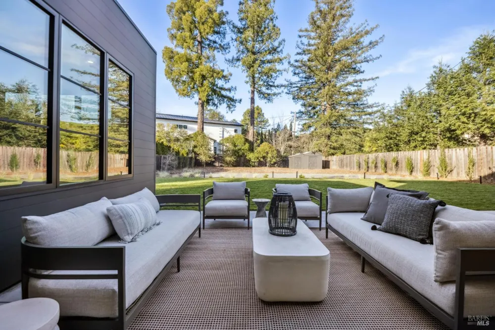 33 Fawn Drive San Anselmo, CA 94960