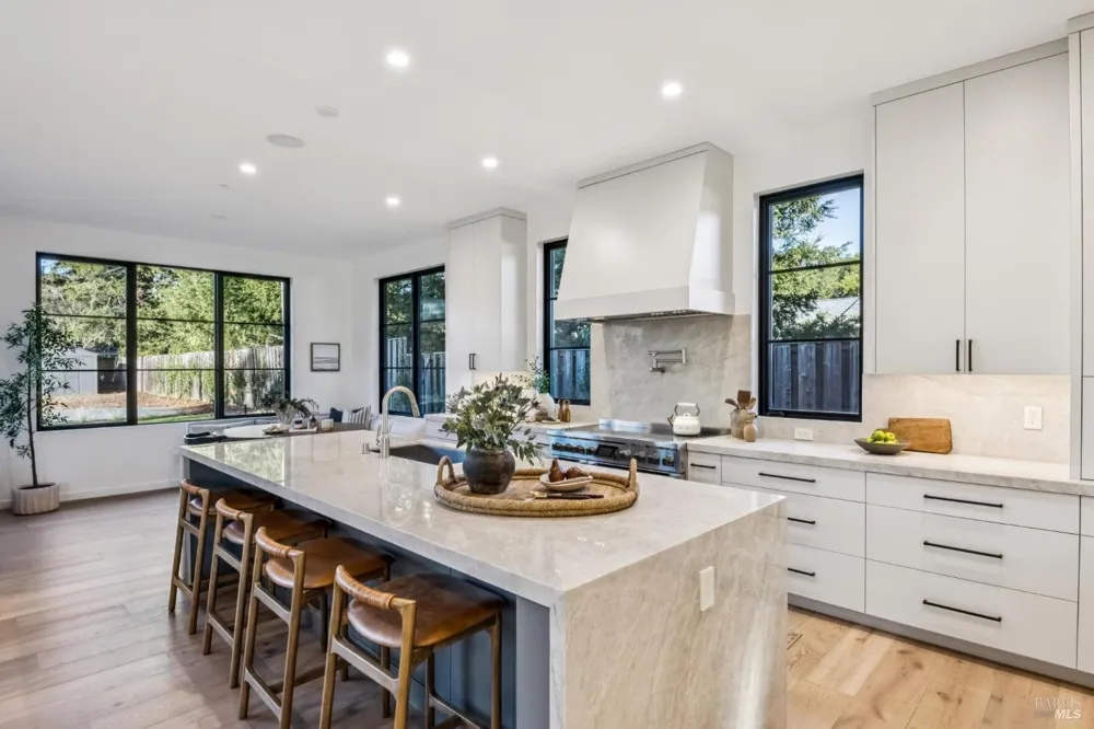 33 Fawn Drive San Anselmo, CA 94960