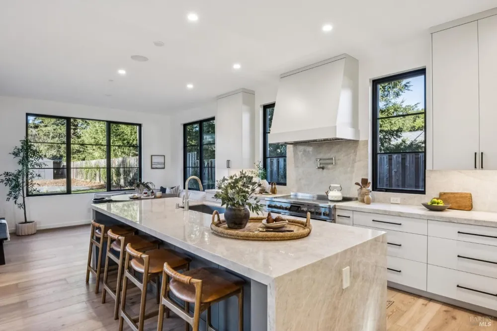 33 Fawn Drive San Anselmo, CA 94960