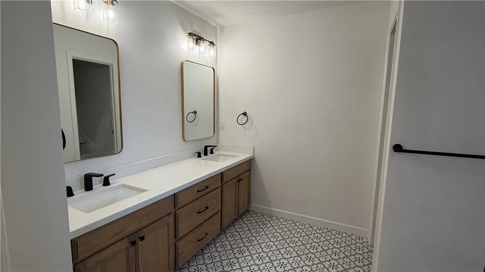 1448 Hibiscus Alice, TX 78332