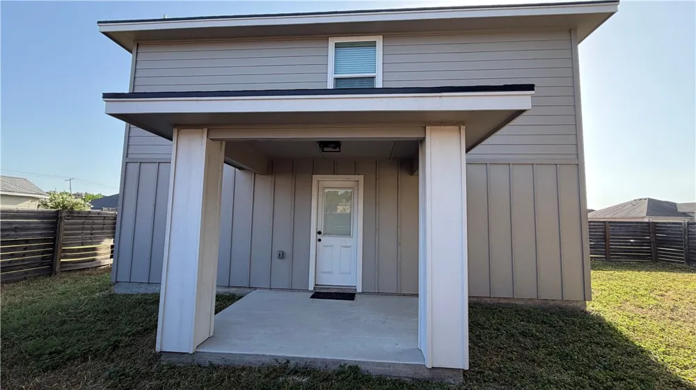 1448 Hibiscus Alice, TX 78332