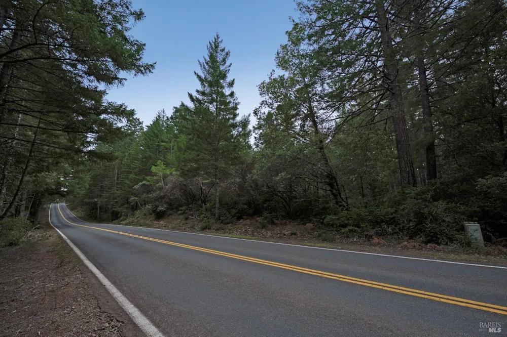 33538 Iversen Road Gualala, CA 95445