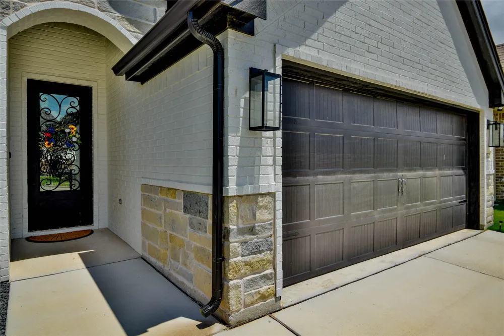 1453 Highland Park Circle Granbury, TX 76048