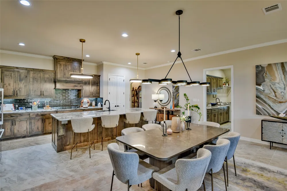 1453 Highland Park Circle Granbury, TX 76048