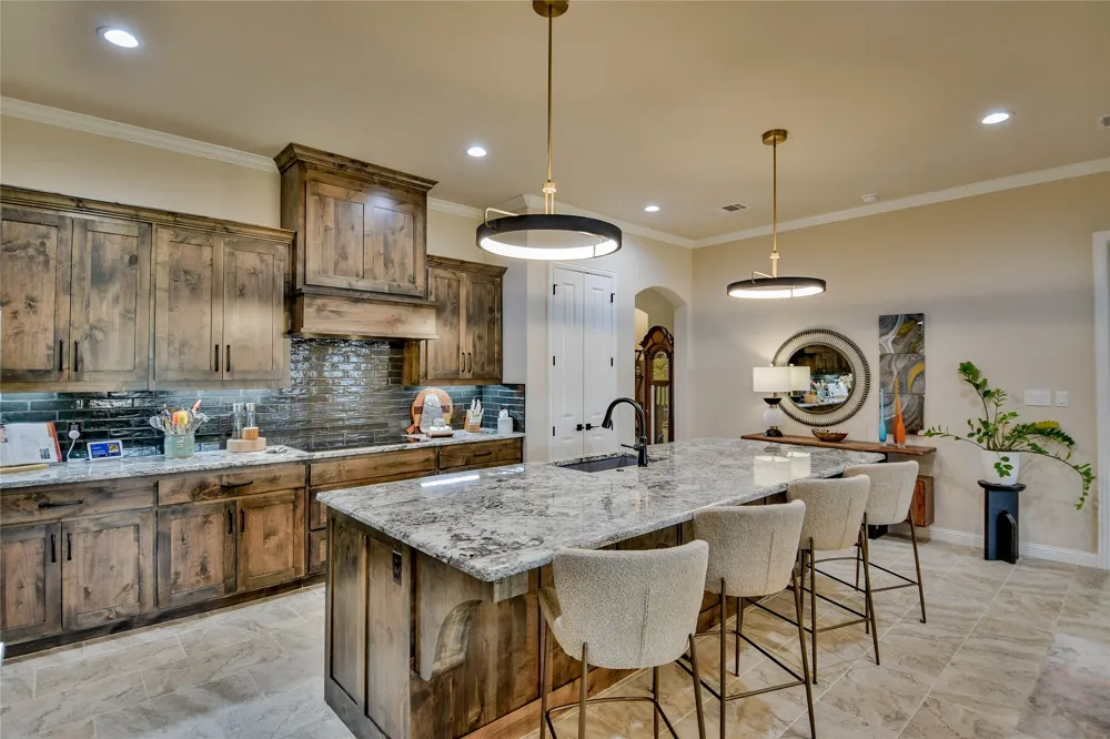1453 Highland Park Circle Granbury, TX 76048