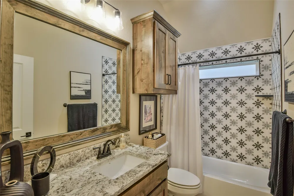 1453 Highland Park Circle Granbury, TX 76048