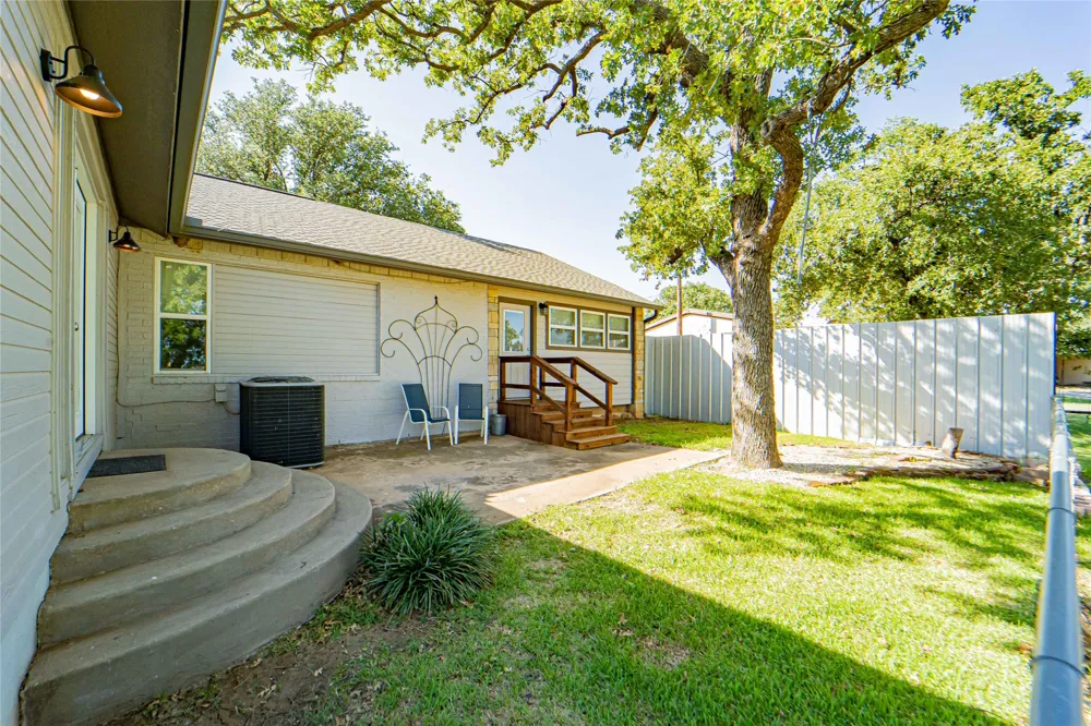 9250 County Road 204 Breckenridge, TX 76424