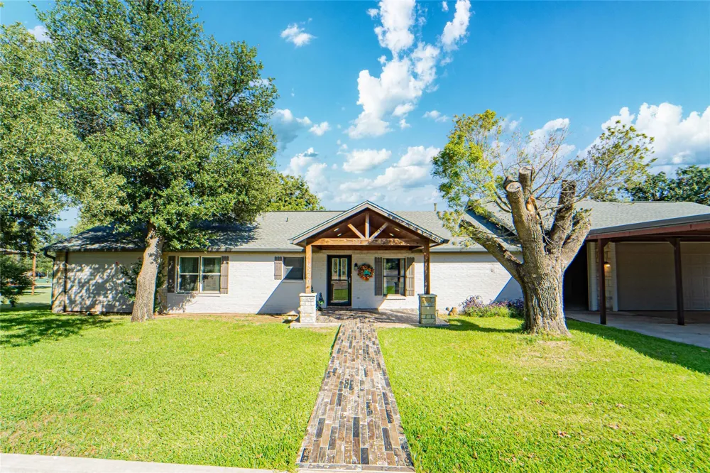 9250 County Road 204 Breckenridge, TX 76424