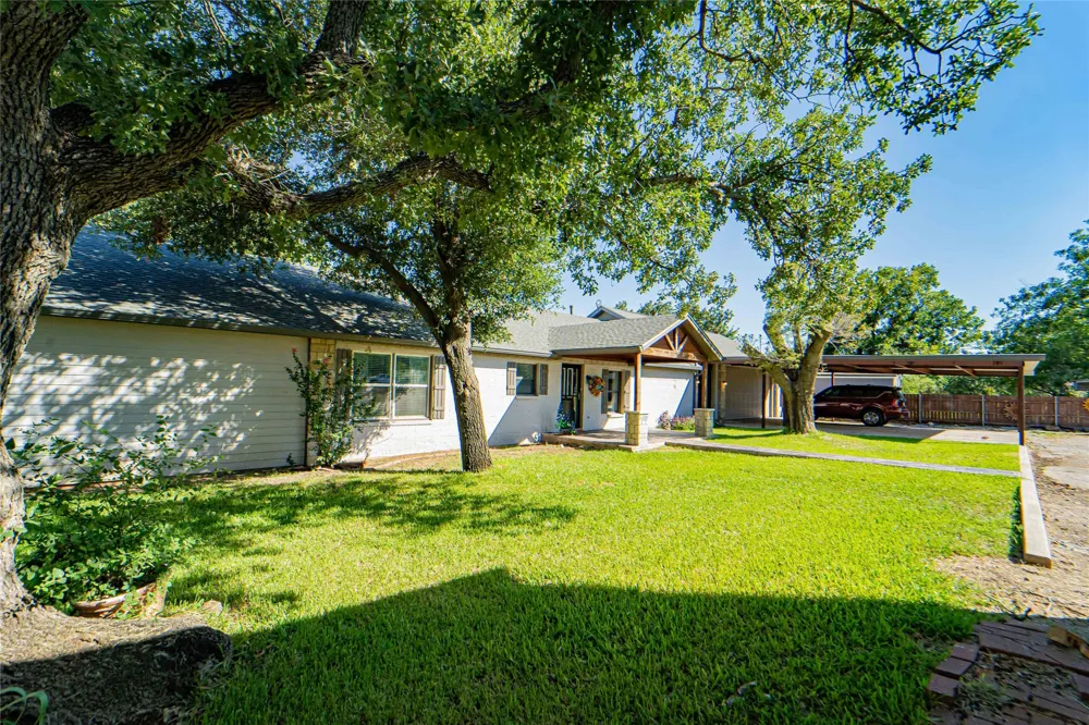 9250 County Road 204 Breckenridge, TX 76424
