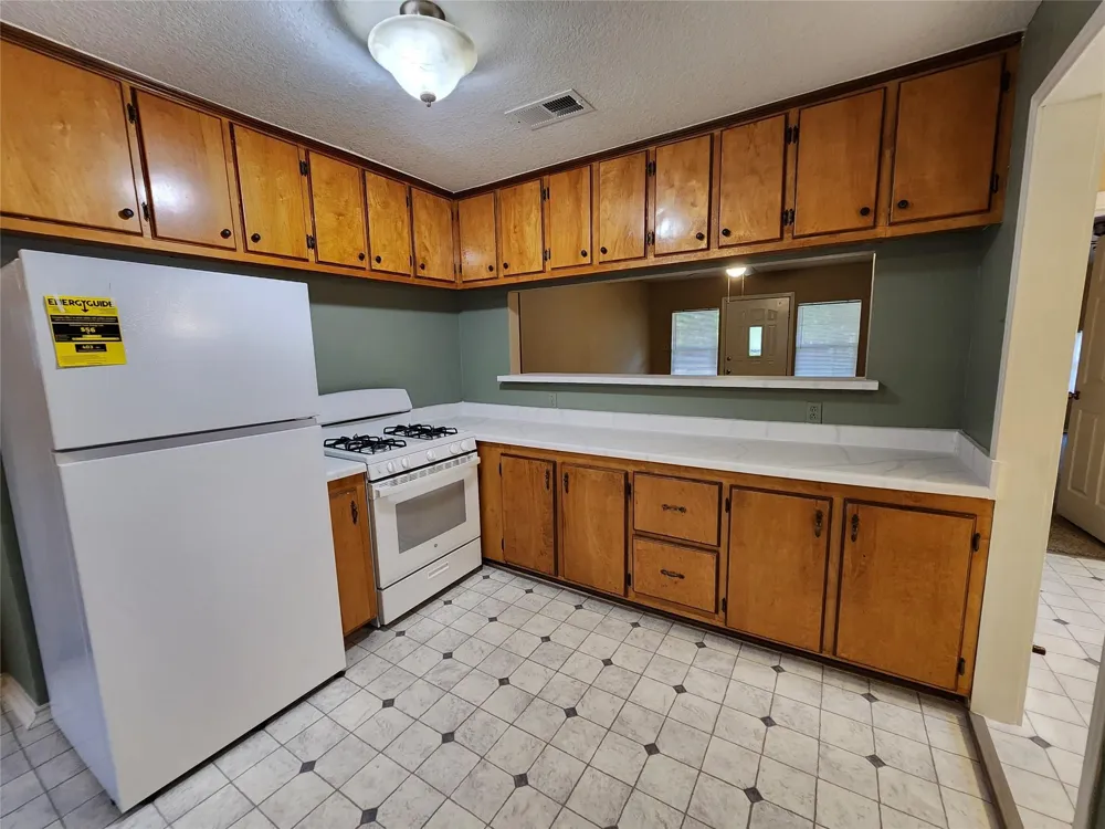 36 18th Avenue Texas City, TX 77590