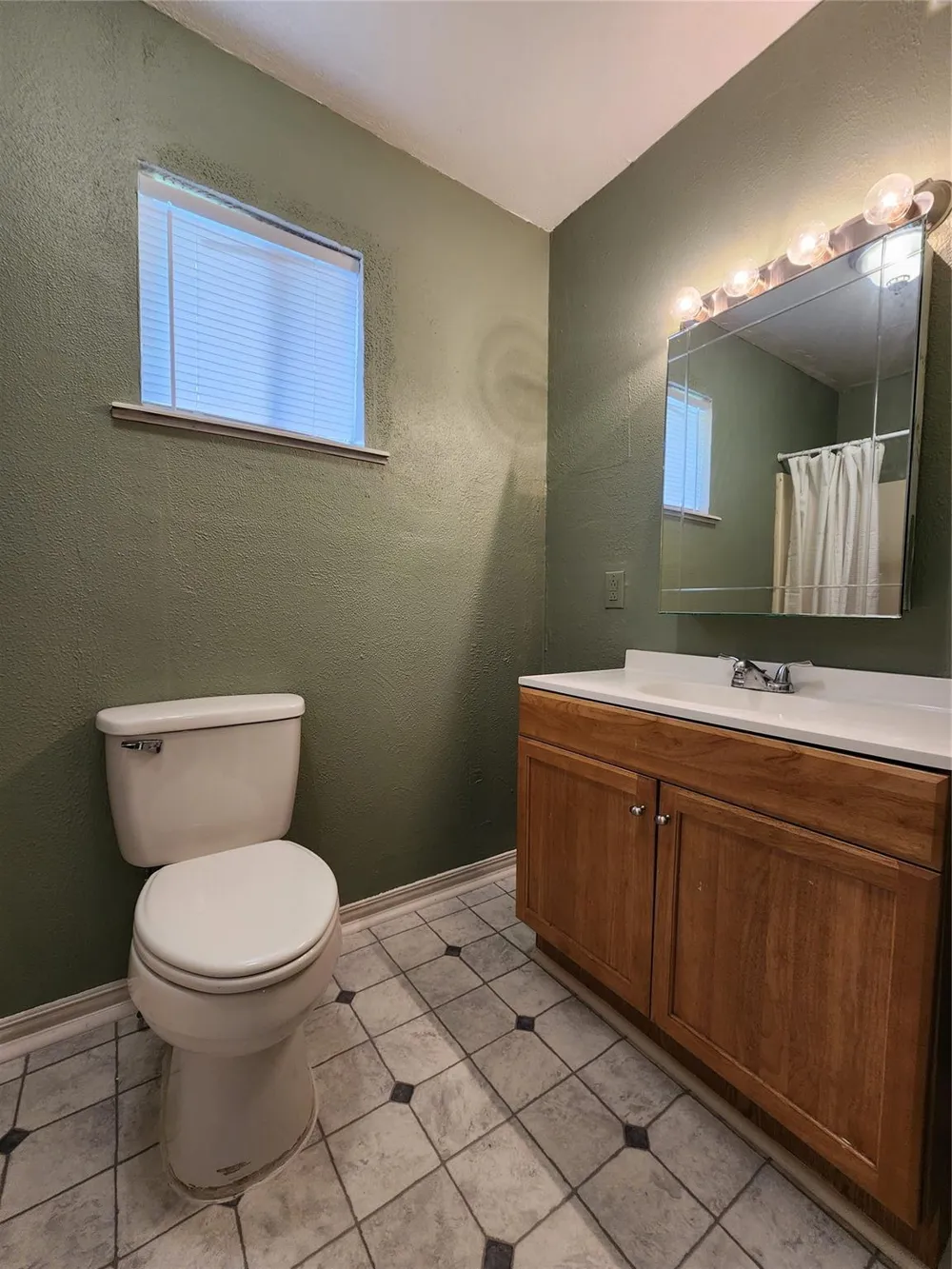 36 18th Avenue Texas City, TX 77590