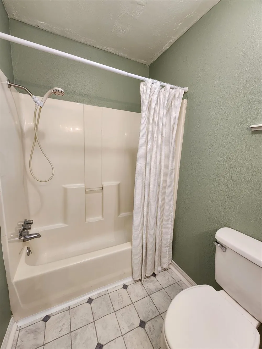 36 18th Avenue Texas City, TX 77590