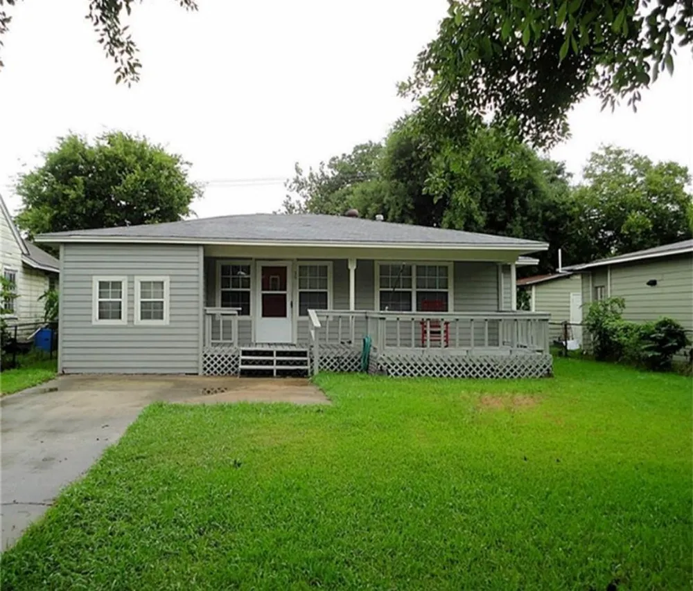 36 18th Avenue Texas City, TX 77590