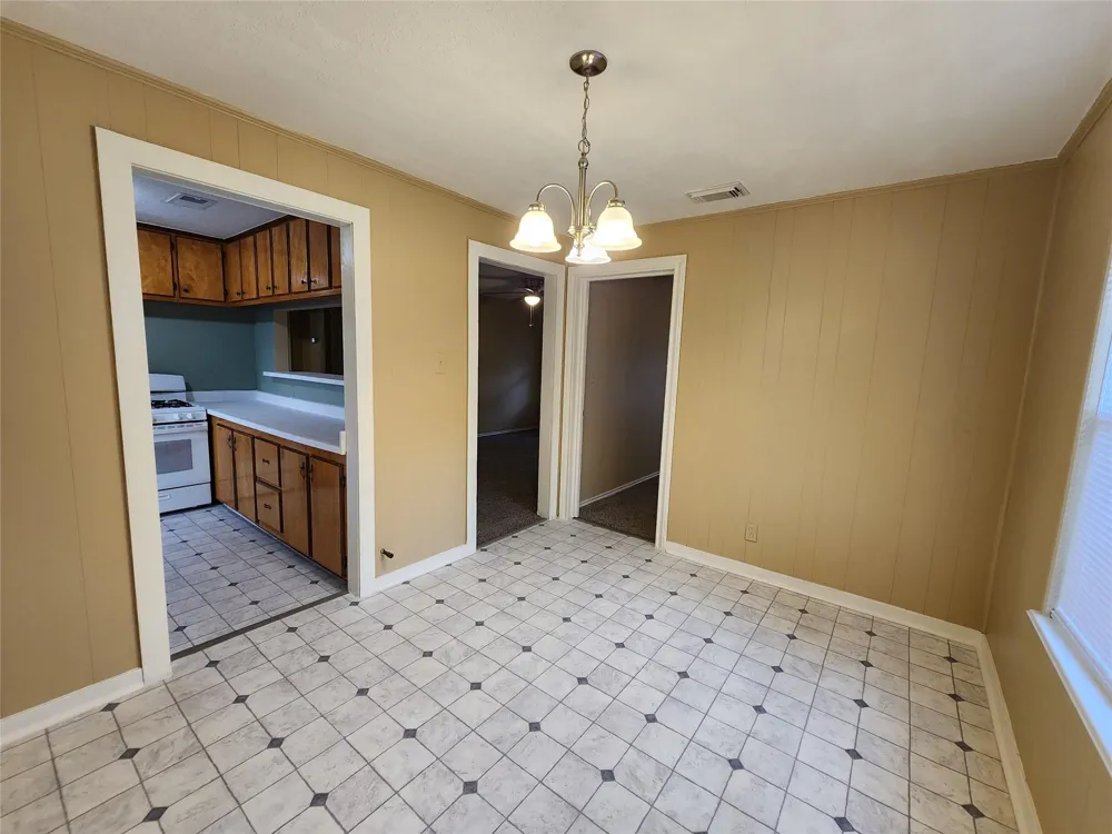 36 18th Avenue Texas City, TX 77590