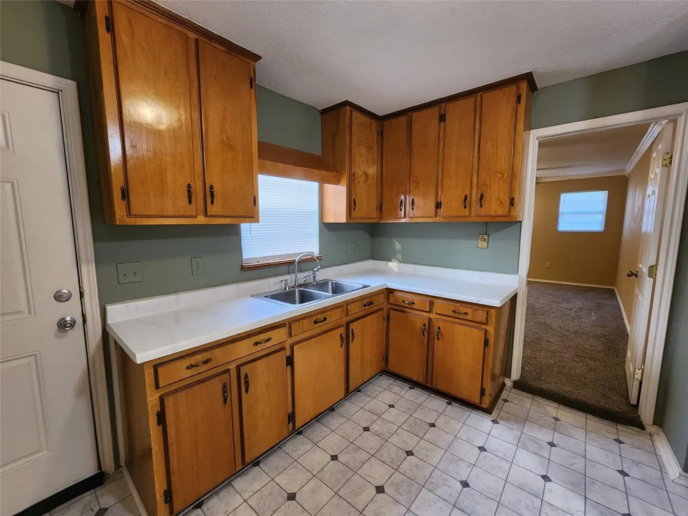 36 18th Avenue Texas City, TX 77590