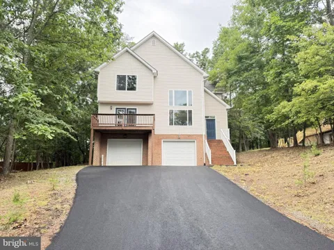 1234 LAKEVIEW DRIVE