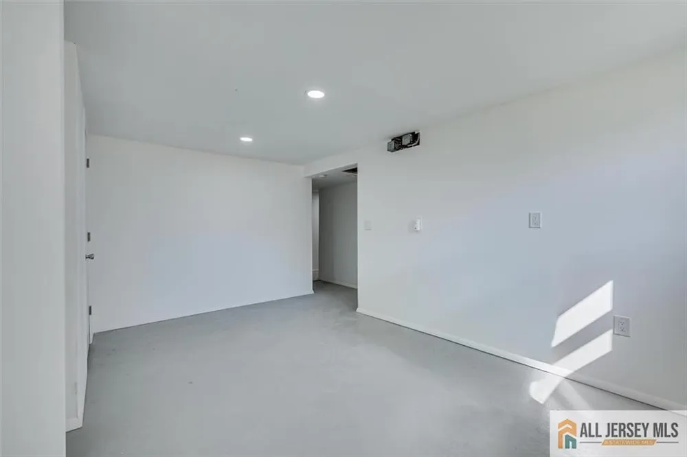 144 Bond Street Iselin, NJ 08830