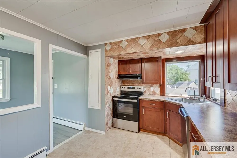 144 Bond Street Iselin, NJ 08830
