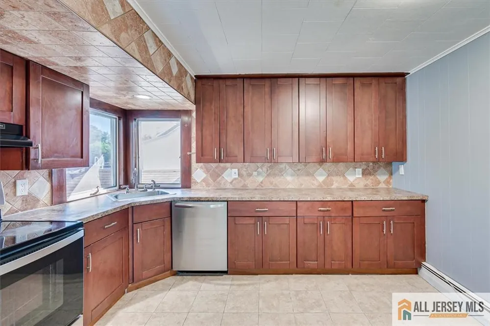 144 Bond Street Iselin, NJ 08830