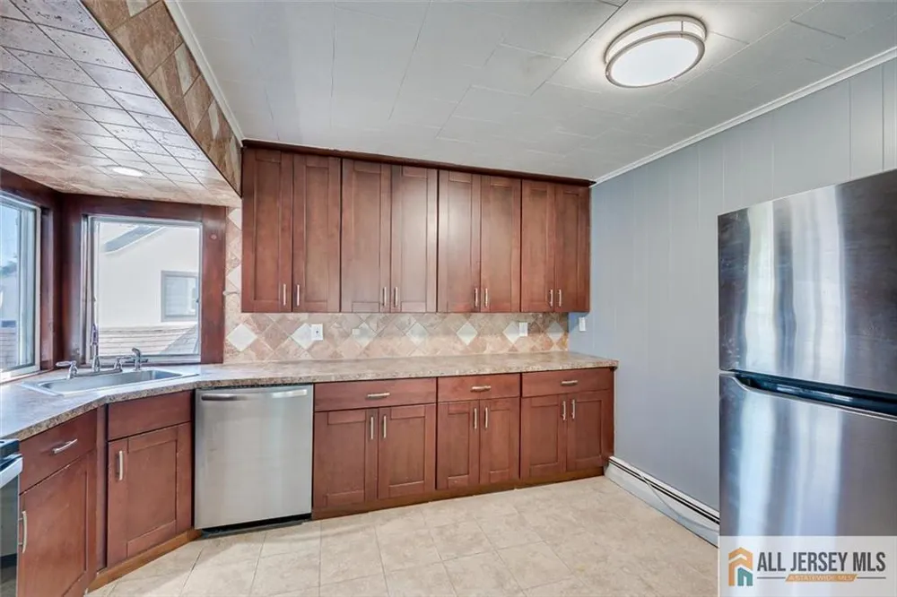 144 Bond Street Iselin, NJ 08830