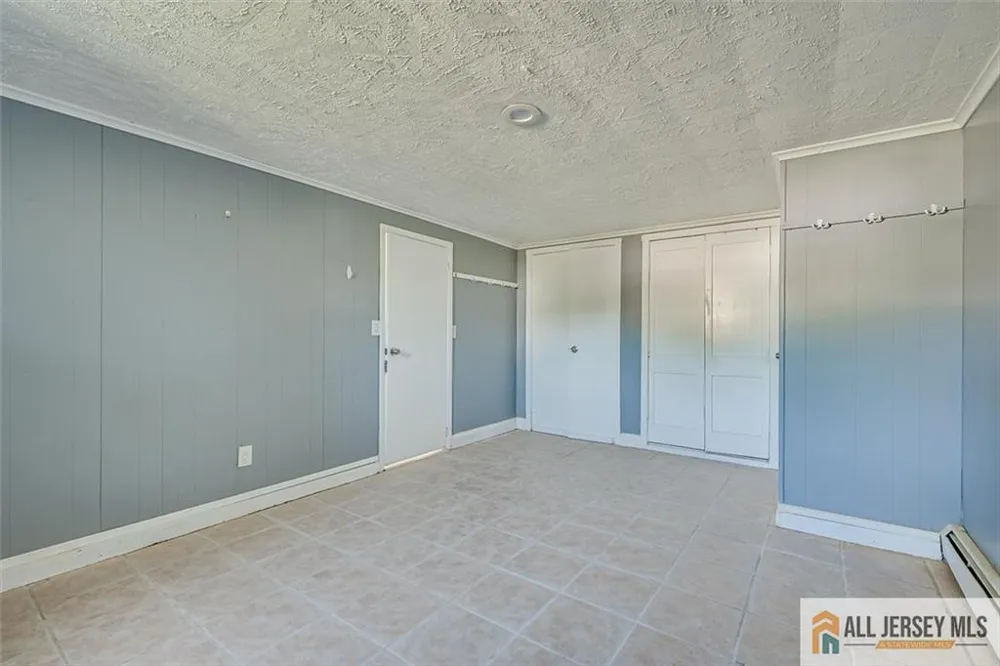 144 Bond Street Iselin, NJ 08830