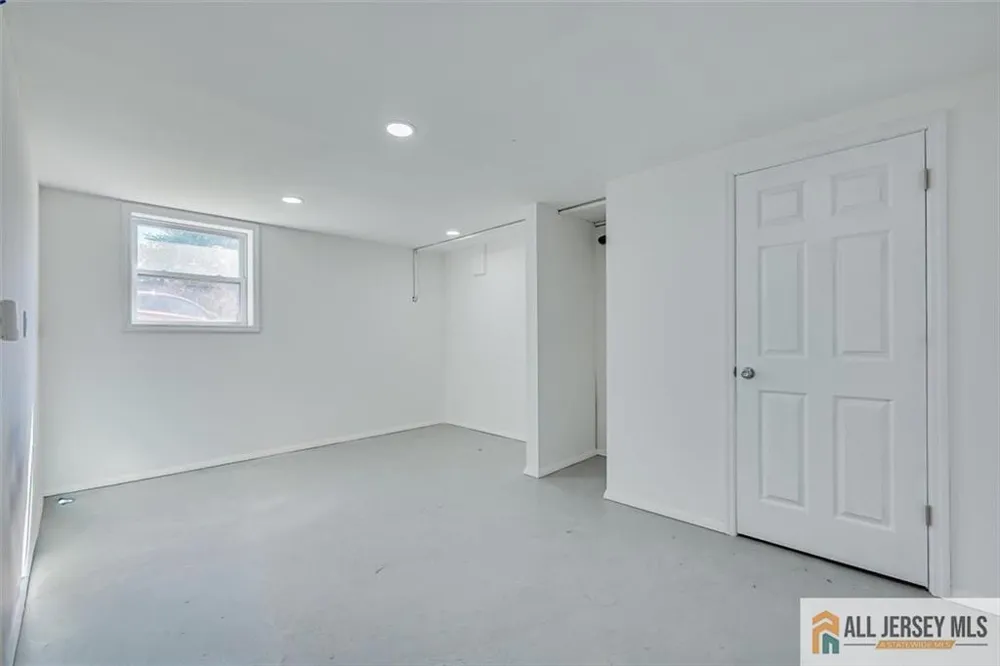 144 Bond Street Iselin, NJ 08830