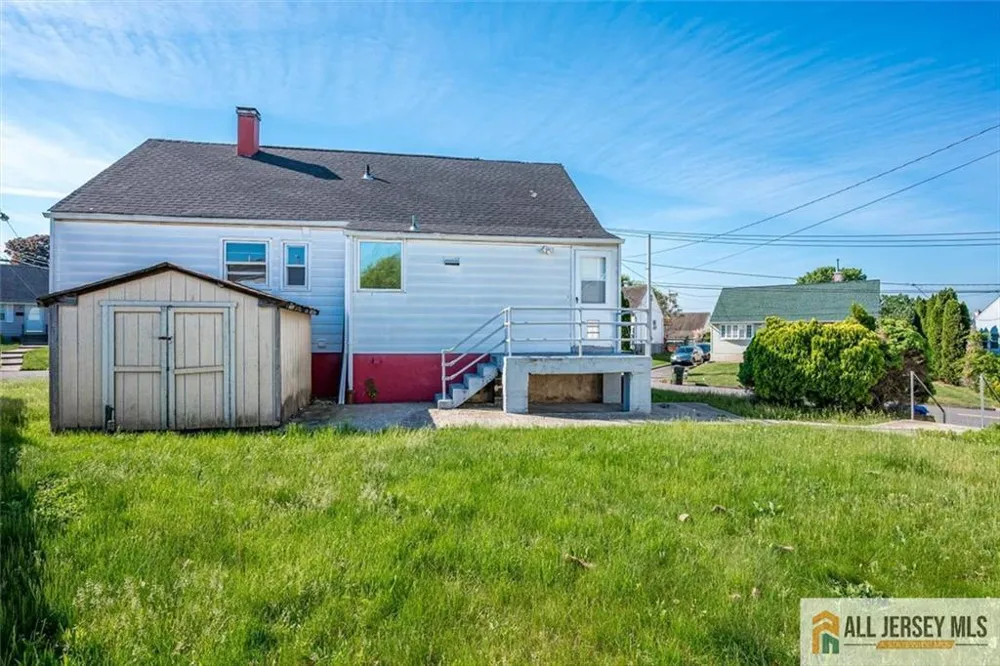 144 Bond Street Iselin, NJ 08830