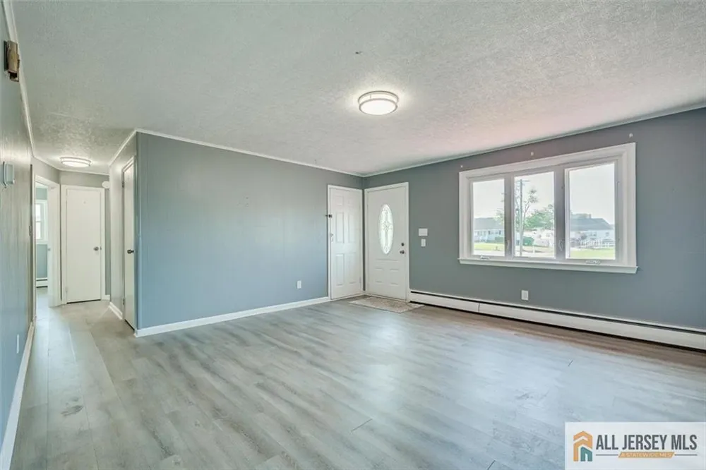 144 Bond Street Iselin, NJ 08830