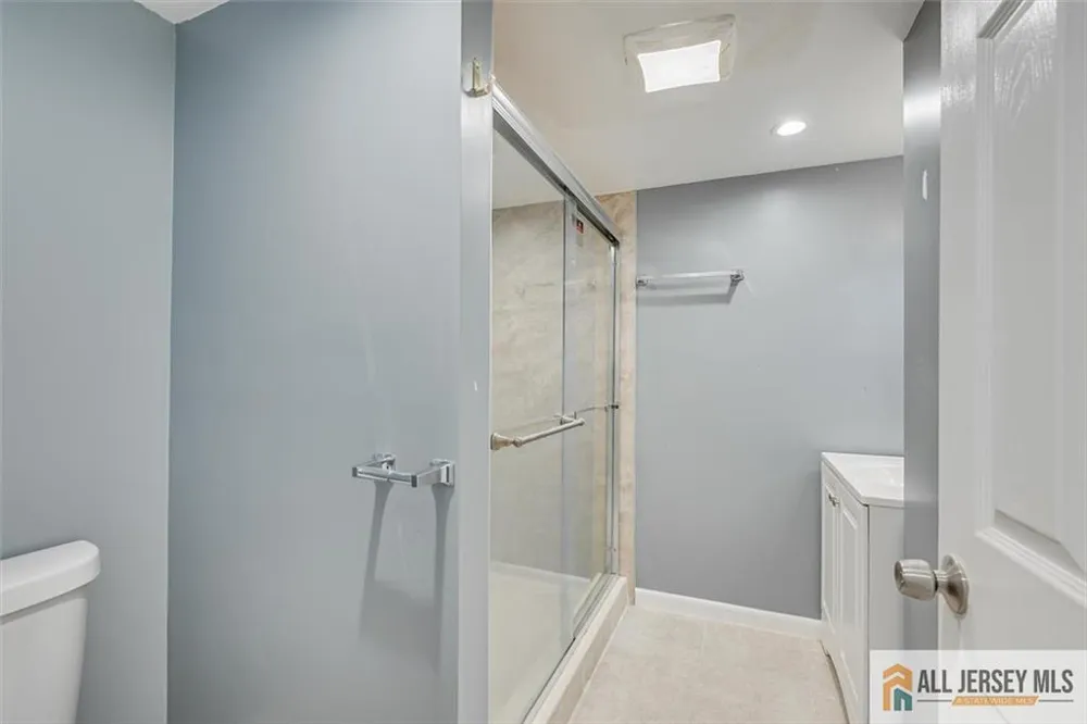144 Bond Street Iselin, NJ 08830