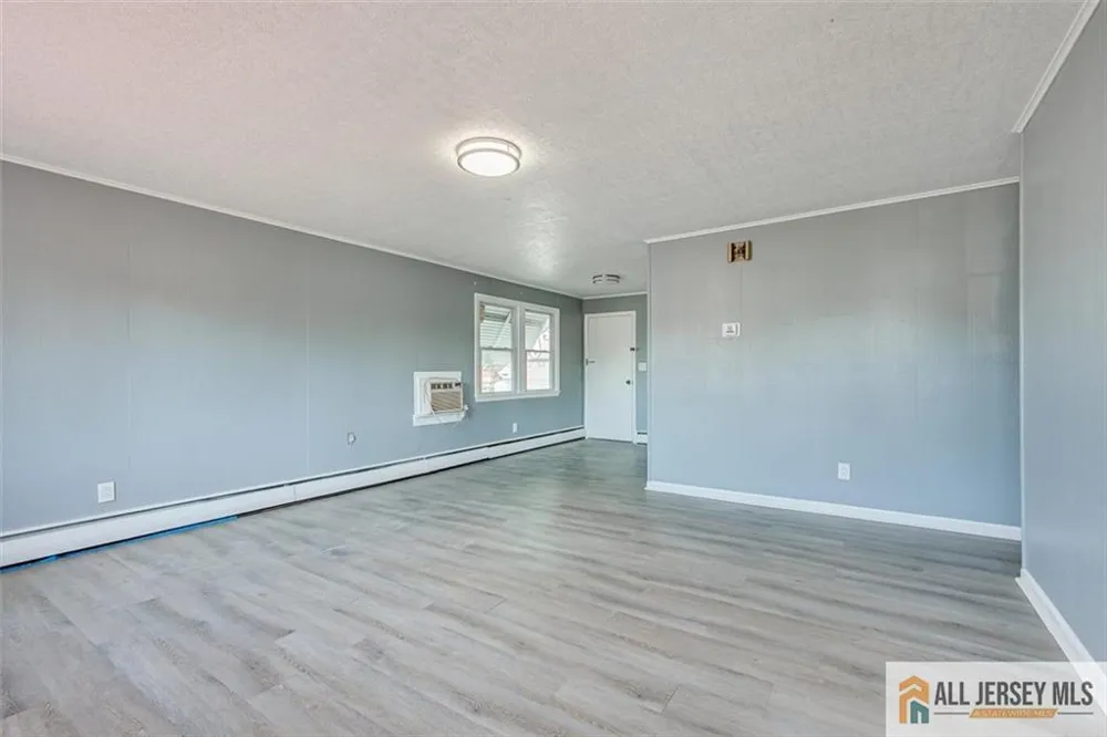 144 Bond Street Iselin, NJ 08830