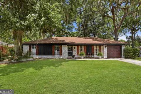 607 Leaning Oaks DR