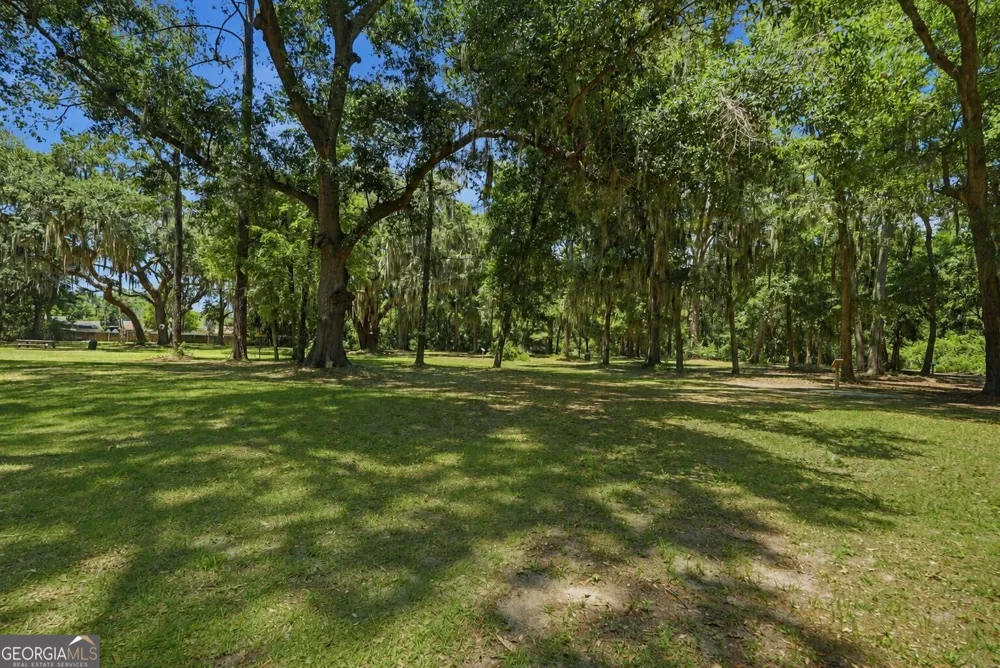 607 Leaning Oaks DR Savannah, GA 31410