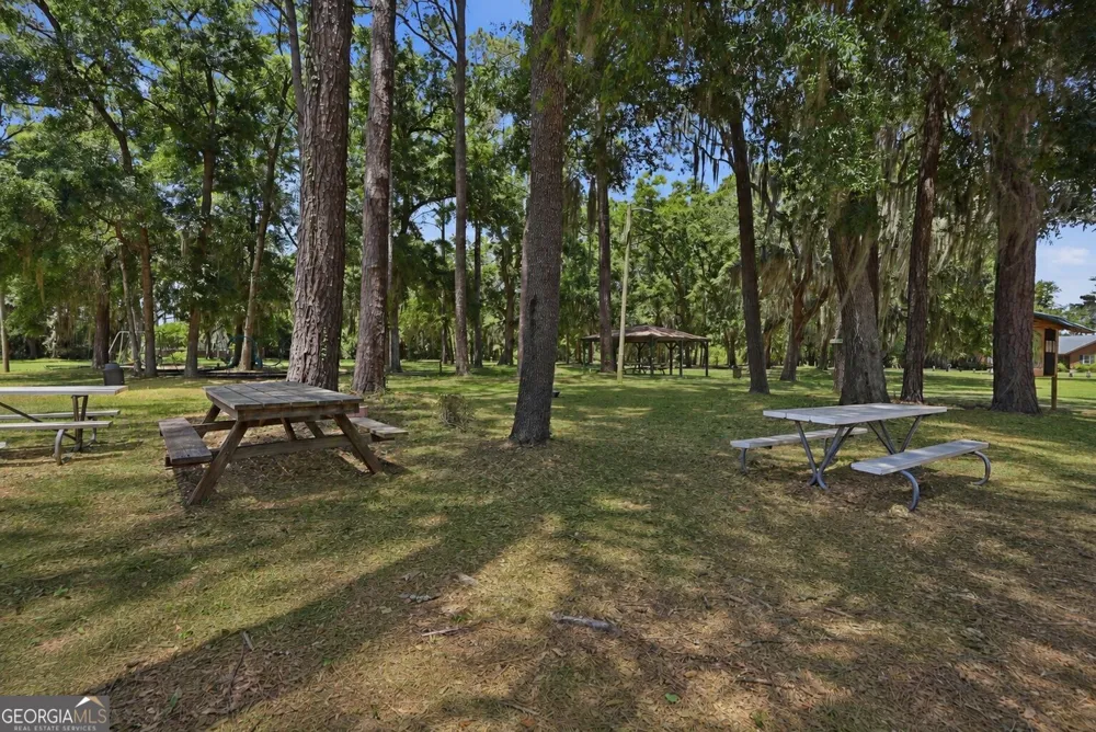 607 Leaning Oaks DR Savannah, GA 31410