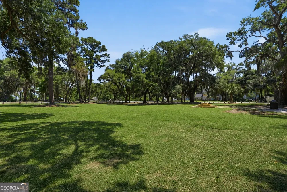 607 Leaning Oaks DR Savannah, GA 31410