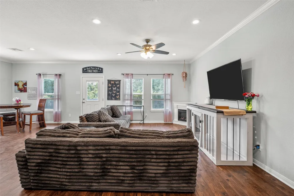 215 Greenbriar Street Robinson, TX 76706