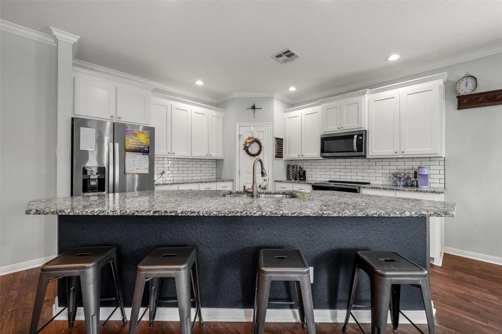 215 Greenbriar Street Robinson, TX 76706