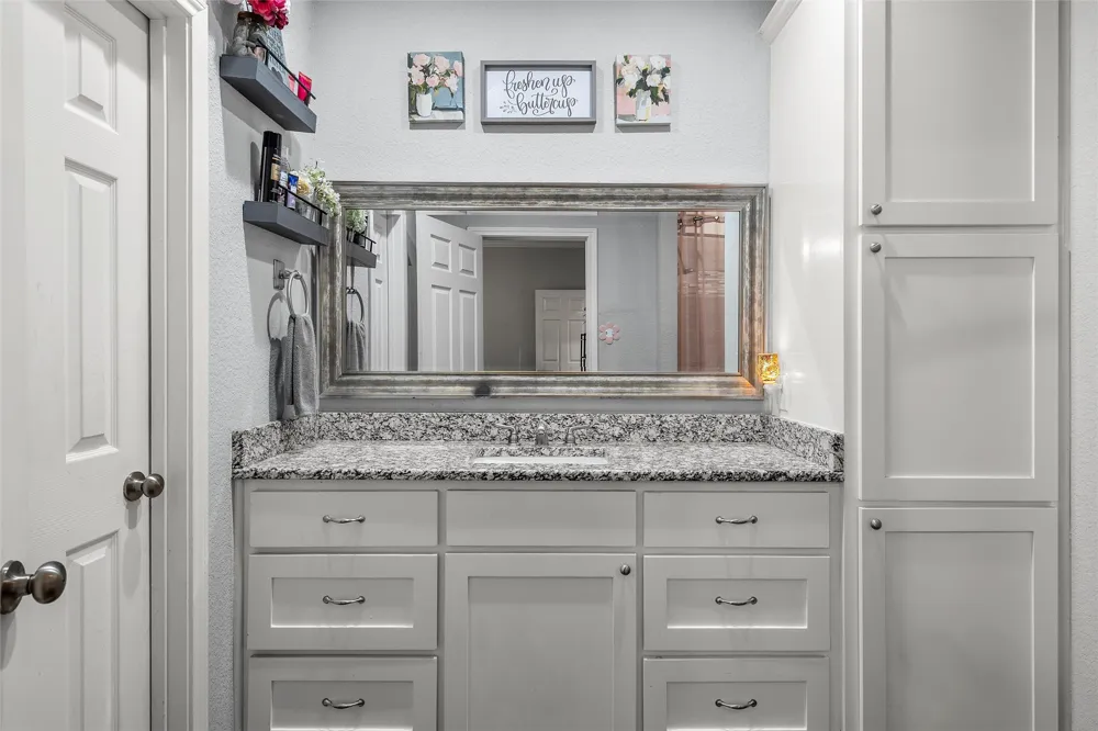 215 Greenbriar Street Robinson, TX 76706