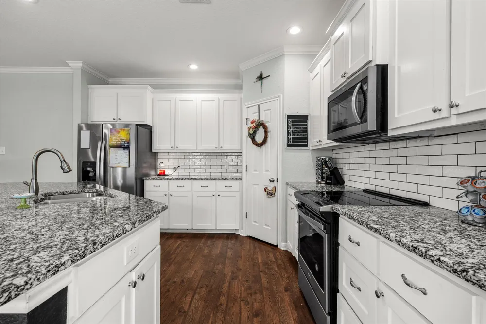 215 Greenbriar Street Robinson, TX 76706