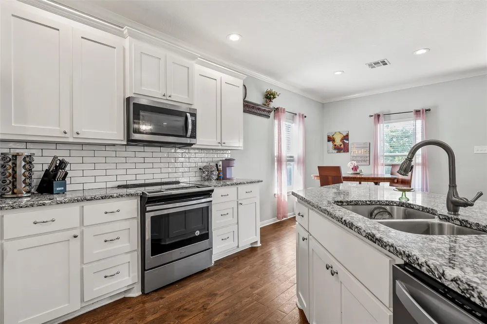 215 Greenbriar Street Robinson, TX 76706